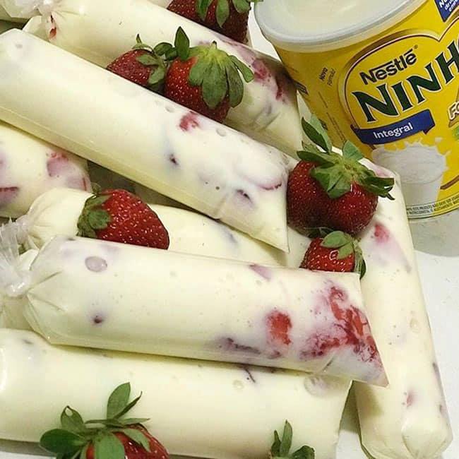 Receita de Geladinho Gourmet de Leite Ninho com Morango