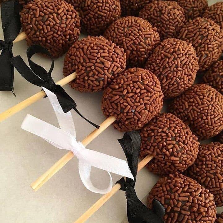 Receita de Brigadeiro no Palito, Uma Delícia!!