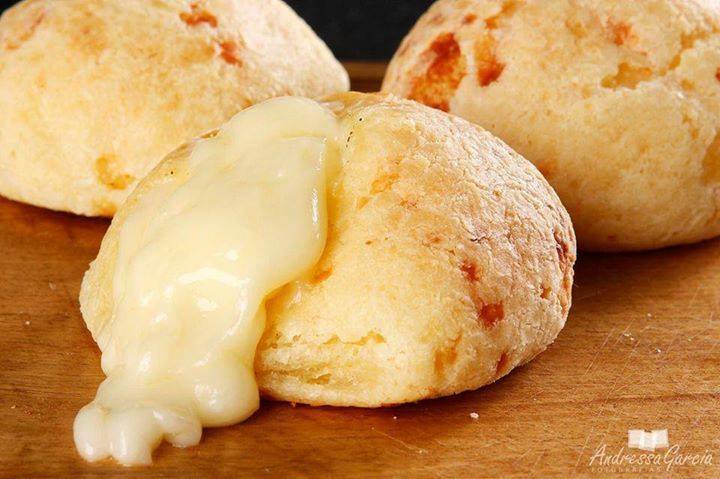 Pão de queijo mineiro