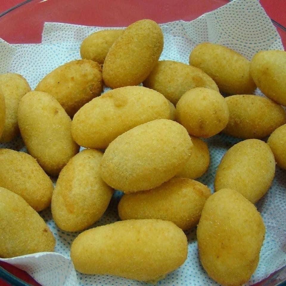 Bolinho de Mandioca Com Carne Seca