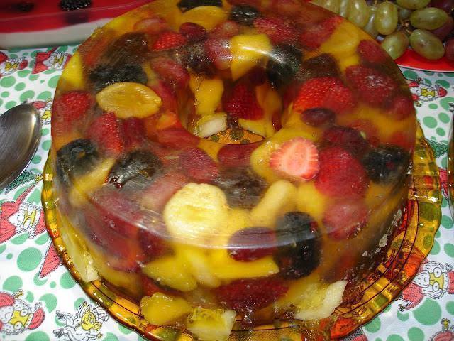 GELATINA COM FRUTAS