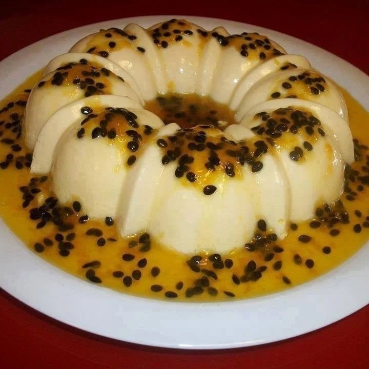 Flan de Iogurte com Maracujá