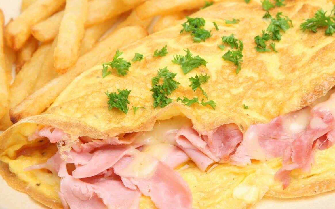 Omelete de presunto e queijo