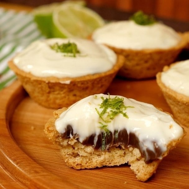 Tortinha limão com brigadeiro