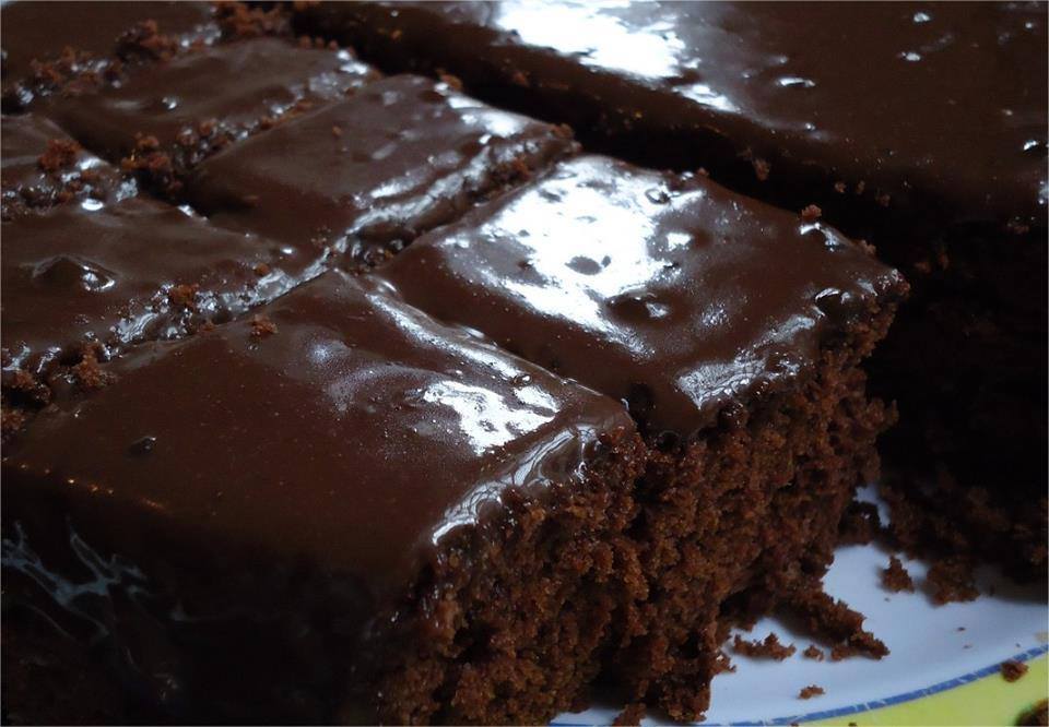 Bolo de Chocolate com Café, fica muito bom!