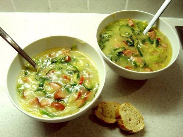 CALDO CREMOSO DE LEGUMES COM FRANGO E BACON