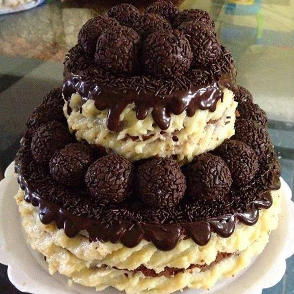 Bolo de Beijinho e Brigadeiro