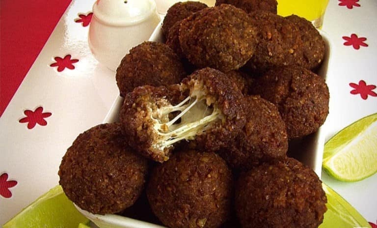 BOLINHO DE CARNE COM QUEIJO DOS DEUSES