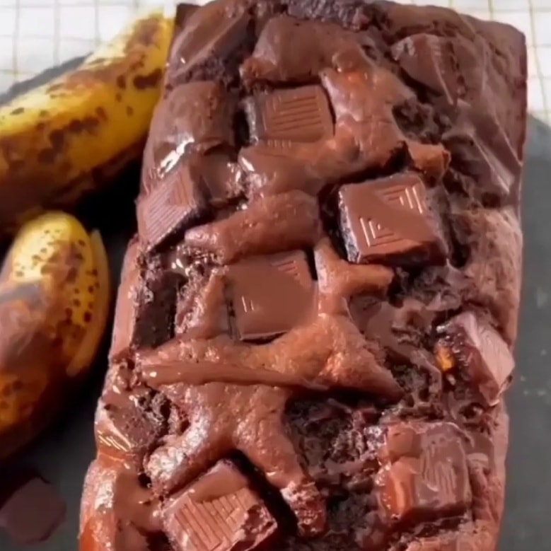 BOLO DE BANANA COM CHOCOLATE