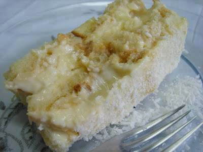 Torta gelada de abacaxi, doce de leite e coco