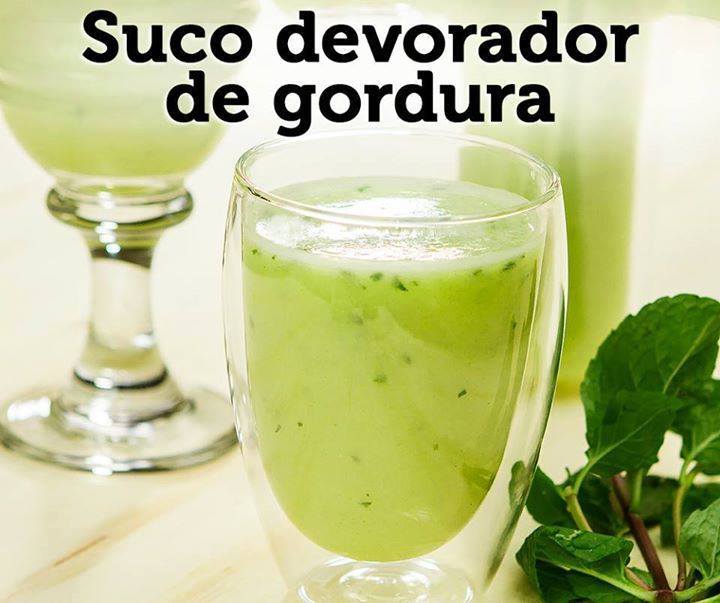 Suco detox: abacaxi, hortelã e linhaça