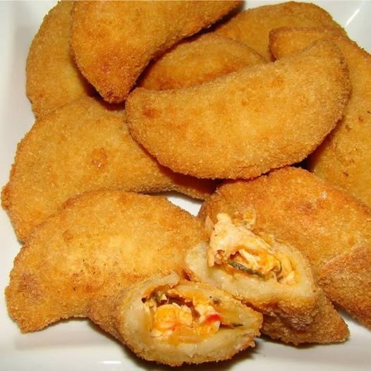 Risólis de Frango Com Catupiry: Um Clássico Crocante e Cremoso
